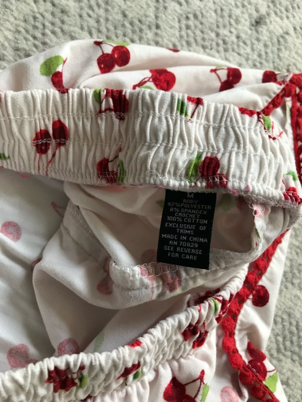 Rue21 White Cherry Print Women's mini dolphin Shorts with crochet Red Trim S - Picture 12 of 15